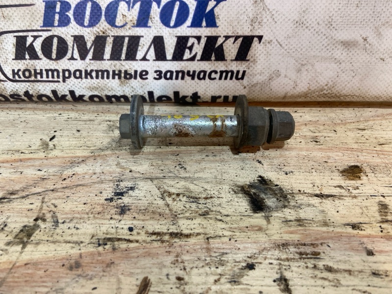 Болт развальный Honda Stream RN7 R18A зад прав