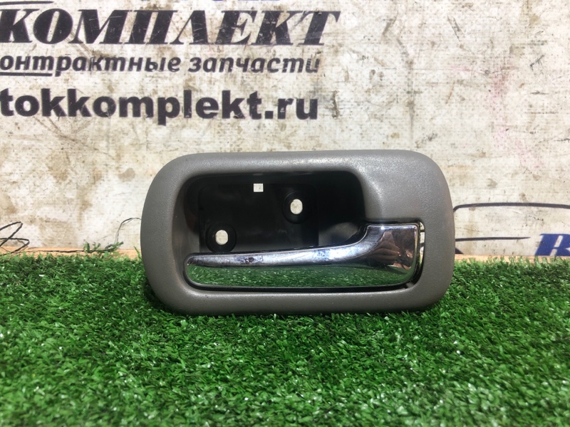 Ручка внутренняя Honda Mobilio GB2 L15A перед прав