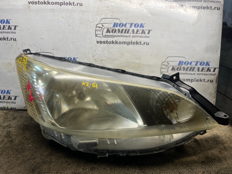 Фара Nissan NV200 M20 HR16DE перед прав