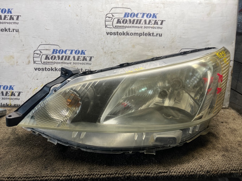 Фара Nissan NV200 M20 HR16DE перед лев