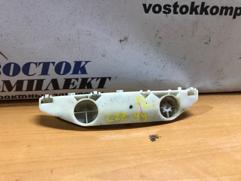 Клипса бампера Nissan March 2012 K13 HR12DE перед лев