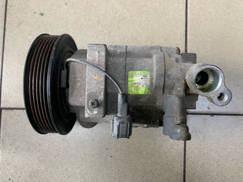 Компрессор кондиционера Nissan AD VFY11 QG15DE