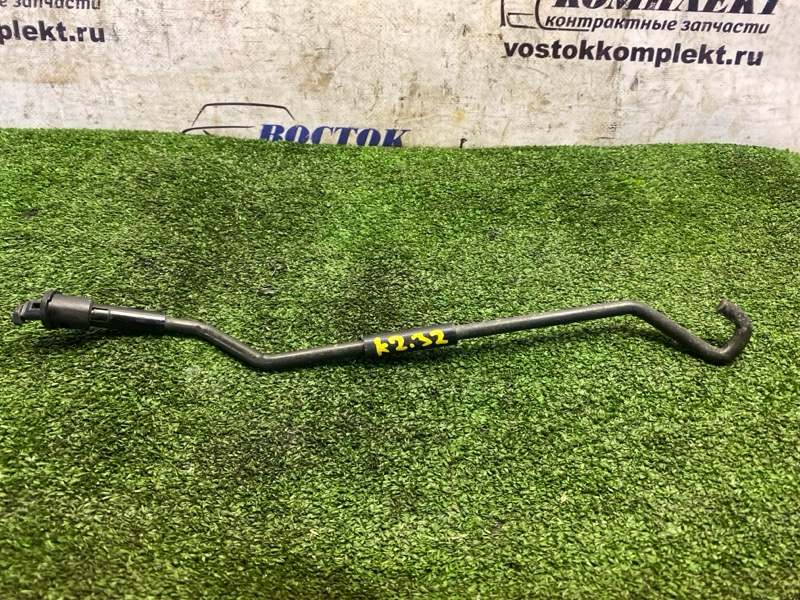 Держатель капота Nissan Cube YZ11 HR15DE