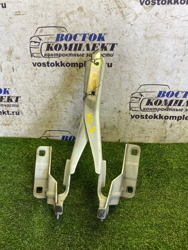 Петля капота Nissan Note NE11 HR15DE