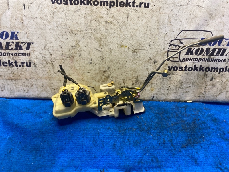 Замок дверной Honda Mobilio GB2 L15A перед прав