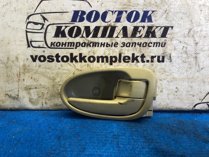 Ручка двери внутренняя Toyota Vitz KSP90 1KR-FE перед прав