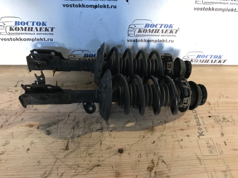 Стойка подвески Honda Freed Spike GB3 L15A перед