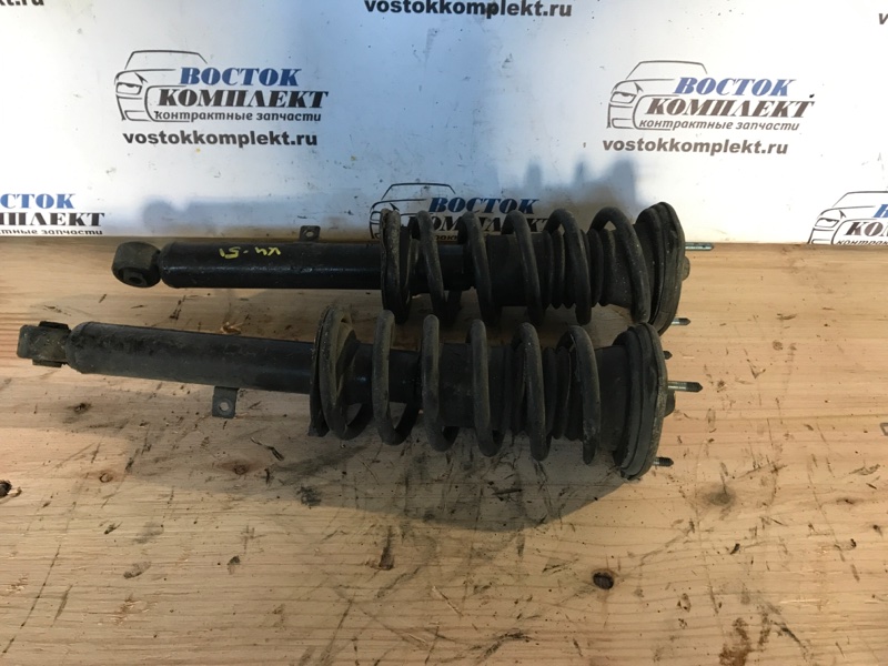 Стойка подвески Toyota Crown JZS175 2JZ перед