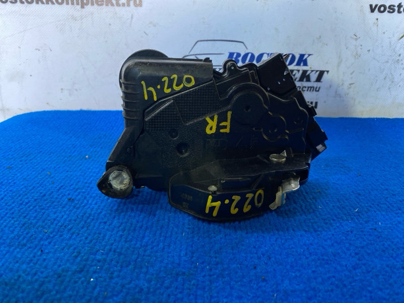 Замок дверной Toyota Ractis 2008 SCP100 2SZ-FE перед прав