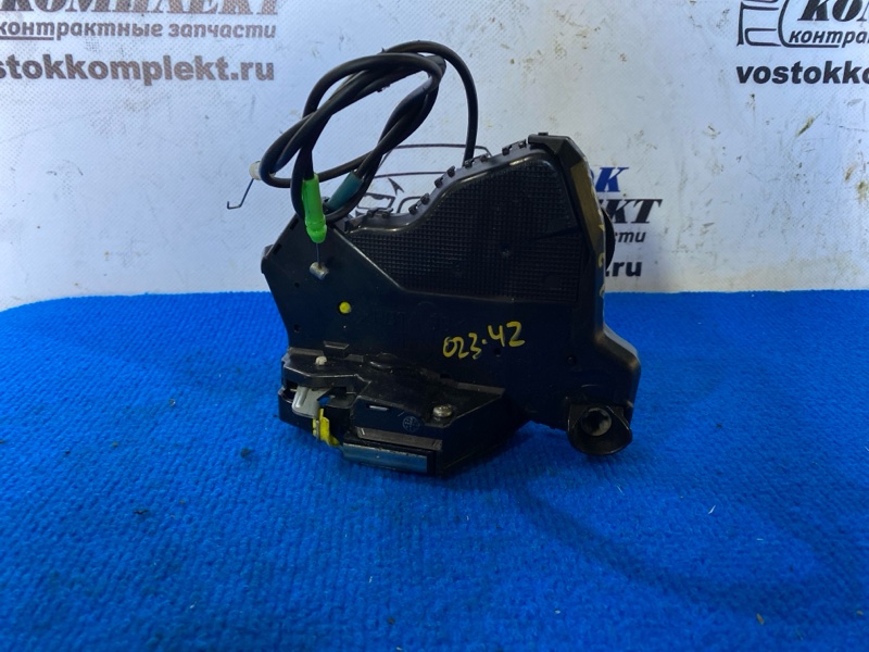 Замок дверной Toyota Passo KGC10 1KR-FE перед лев