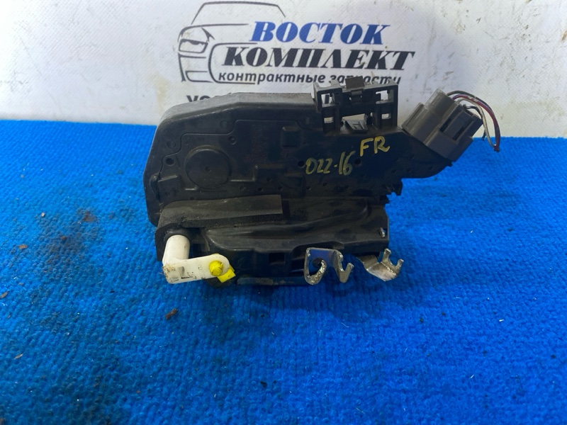 Замок дверной Nissan Serena CC25 MR20DE перед прав