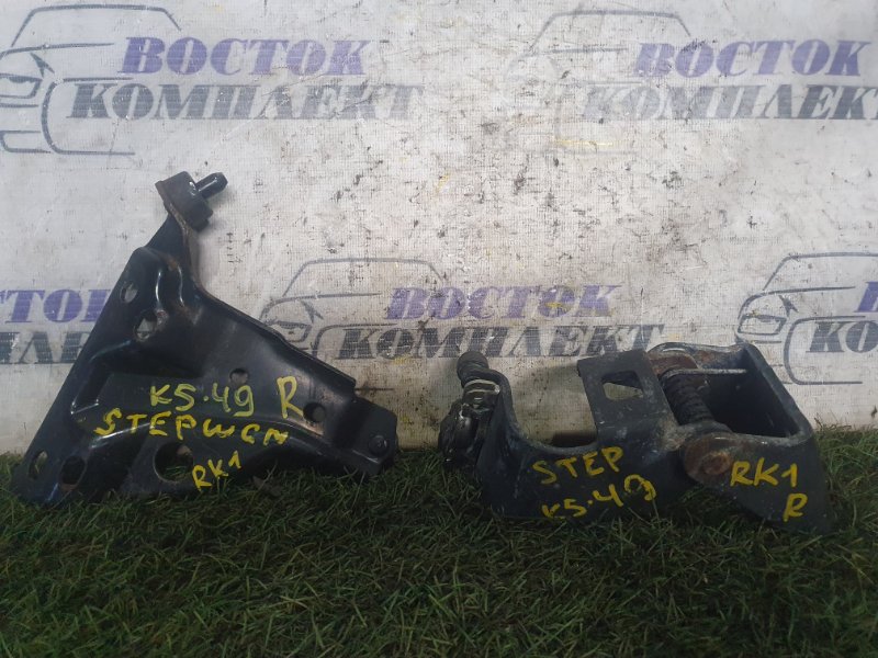 Ролик двери Honda Stepwgn 2011 RK1 R20A прав