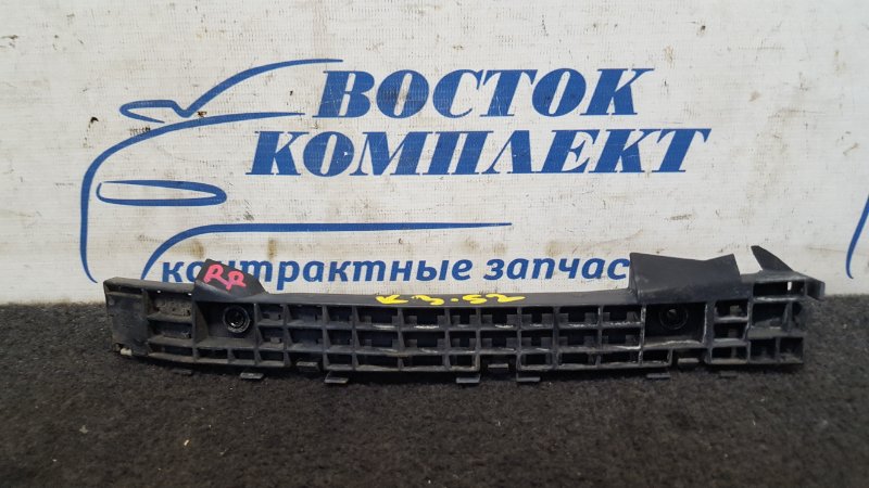 Клипса бампера Honda Fit 2011 GE6 L13A зад прав