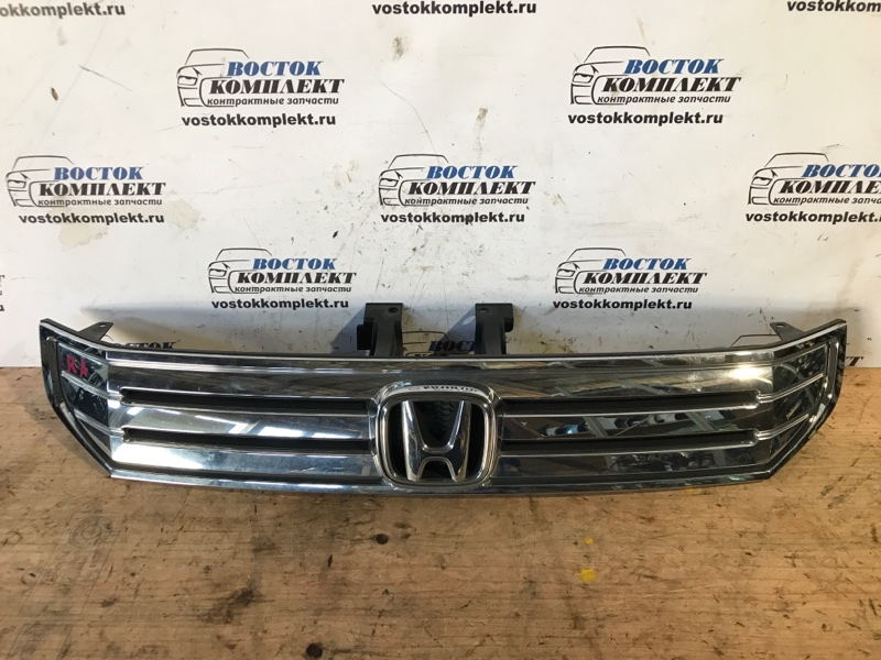 Решетка радиатора Honda Stepwgn 2011 RK1 R20A