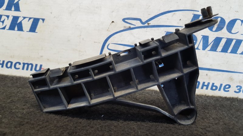 Клипса бампера Honda Fit 2011 GE6 L13A перед лев