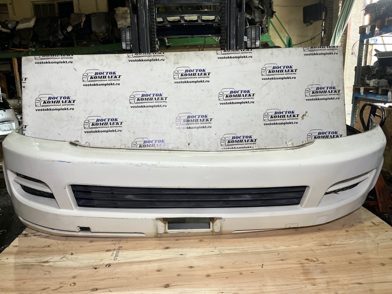 Бампер Toyota Hiace TRH228B 2TR-FE перед