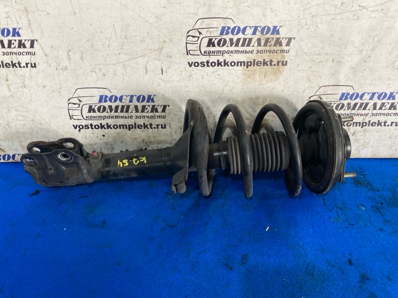 Стойка подвески Mitsubishi Delica CV5W 4B12 перед лев