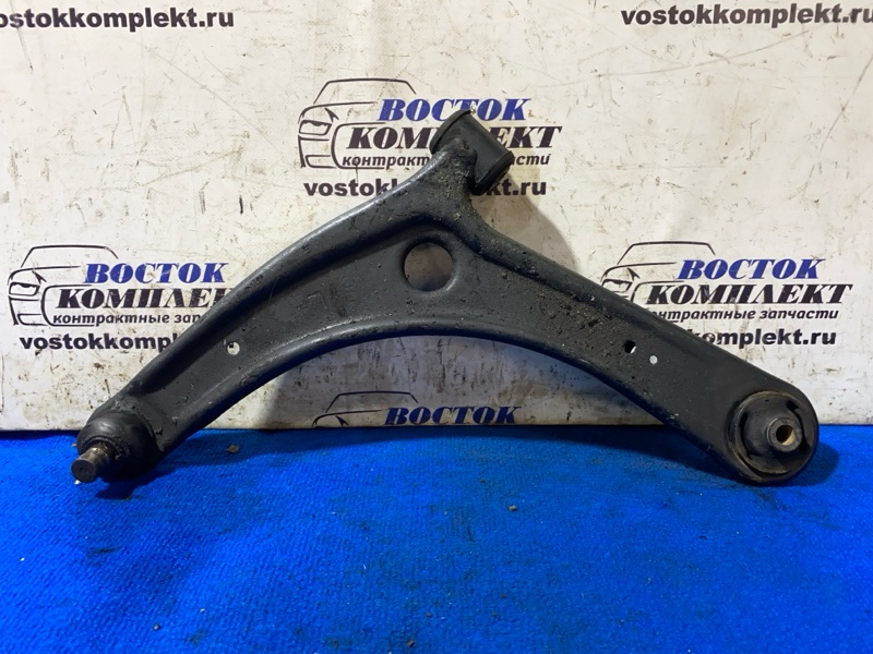 Рычаг подвески Mitsubishi Delica CV5W 4B12 перед лев