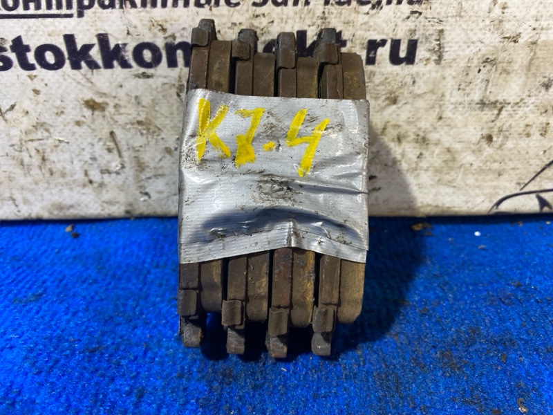 Колодки тормозные Toyota IQ 2011 KGJ10 1KR-FE перед