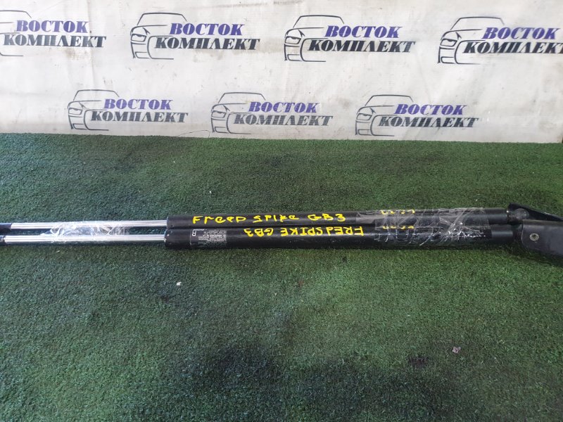 Амортизатор багажника Honda Freed Spike GB3 L15A