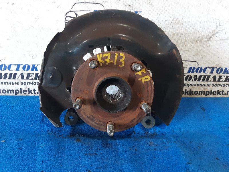 Ступица Toyota Voxy 2005 AZR60 1AZ-FSE перед прав