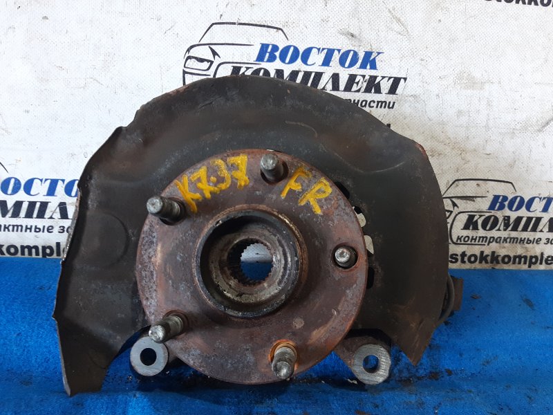 Ступица Toyota Noah 2005 AZR65 1AZ-FSE перед прав