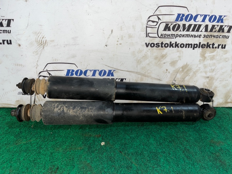 Амортизатор подвески Toyota Hiace TRH228B 2TR-FE перед
