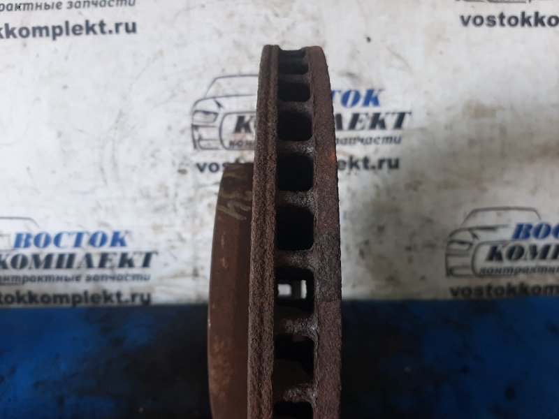 Диск тормозной Toyota Voxy 2002 AZR60 1AZ-FSE перед