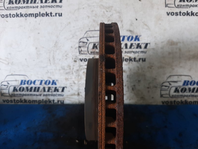 Диск тормозной Toyota Voxy 2005 AZR60 1AZ-FSE перед