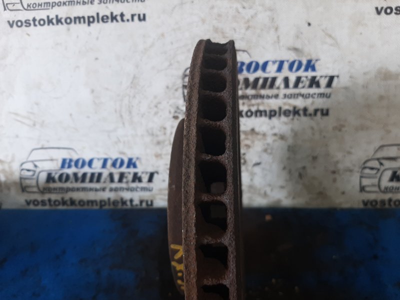 Диск тормозной Toyota Voxy 2002 AZR65 1AZ-FSE перед