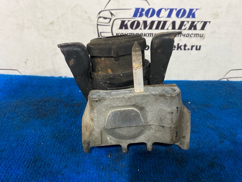 Подушка двигателя Toyota Voxy 2002 AZR60 1AZ-FSE прав