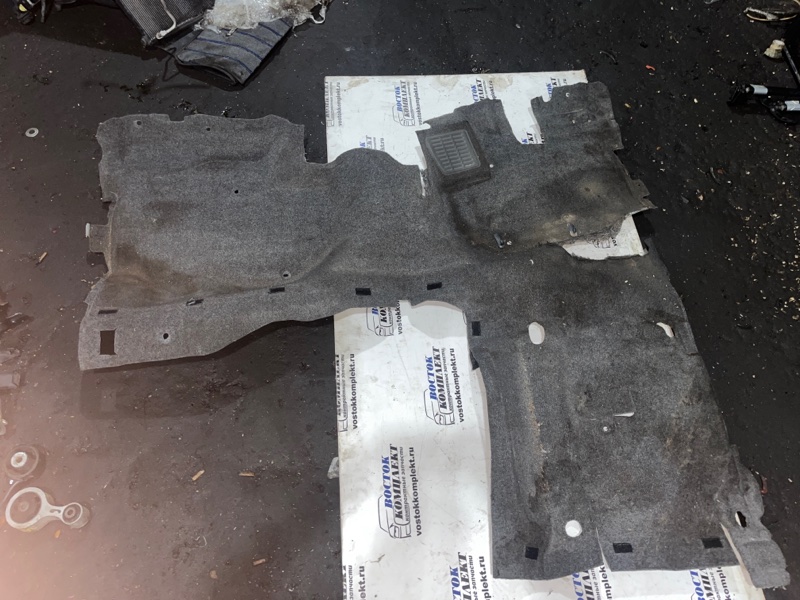 Обшивка пола Toyota Hiace TRH228B 2TR-FE