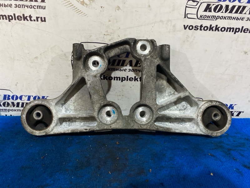 Подушка редуктора Toyota Isis 2006 ANM15W 1AZ-FSE