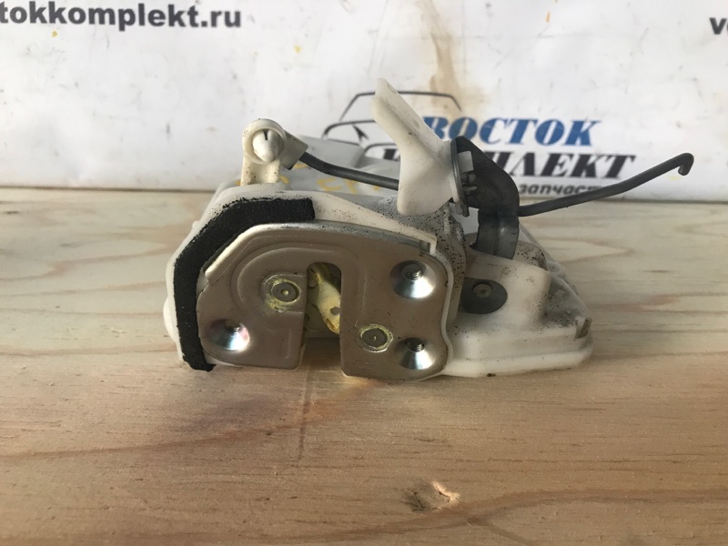 Замок дверной Mazda Axela BL5FW ZY-VE перед прав