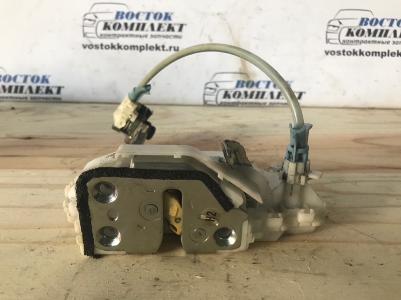 Замок дверной Honda Stream RN6 R18A перед прав