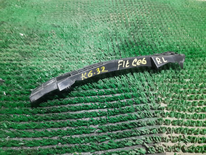 Клипса бампера Honda Fit 2008 GE6 L13A зад лев