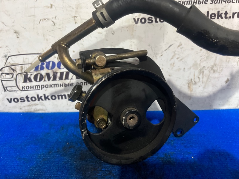 Насос гидроусилителя Nissan Wingroad 2005 WFY11 QG15DE