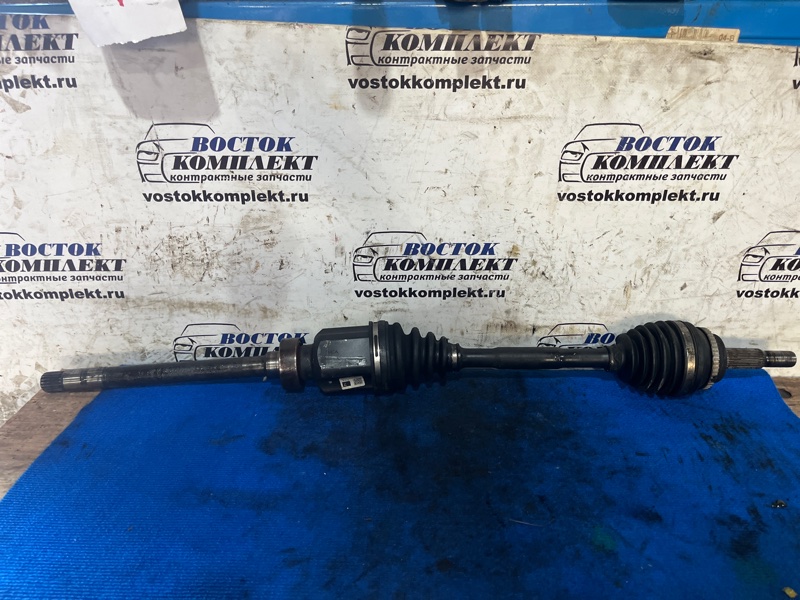 Привод Toyota Isis 2006 ANM15W 1AZ-FSE перед прав