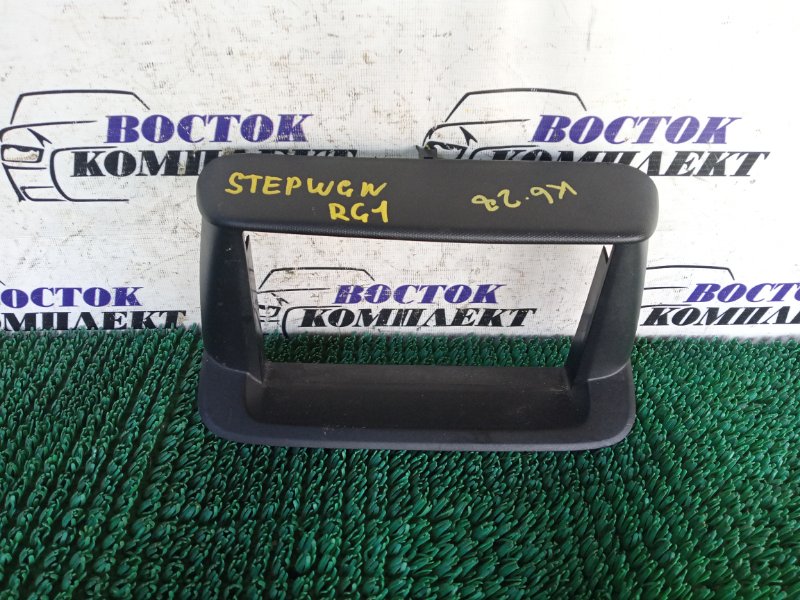 Рамка магнитофона Honda Stepwgn 2006 RG1 K20A