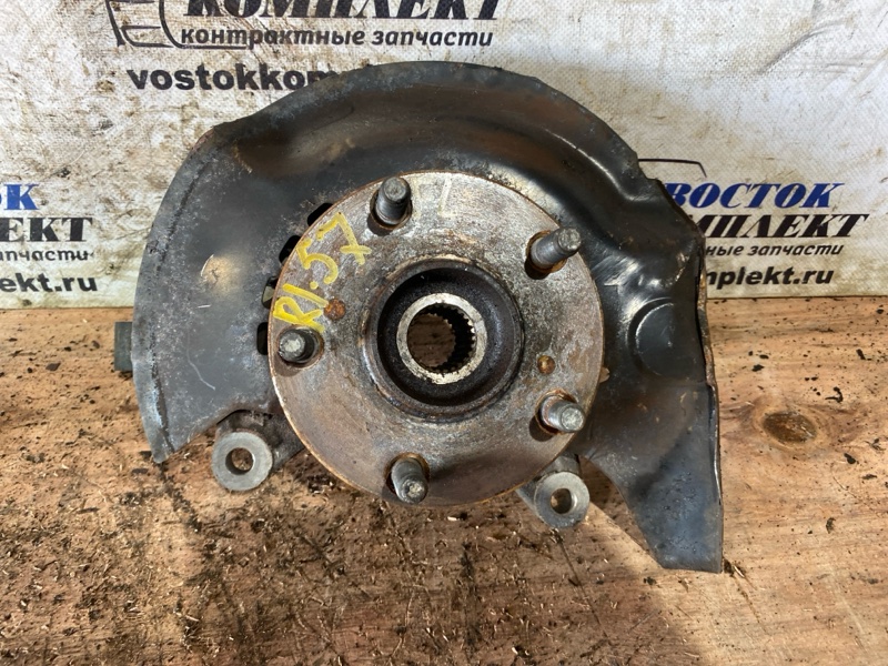 Ступица Toyota Voxy AZR60 1AZ-FSE перед лев