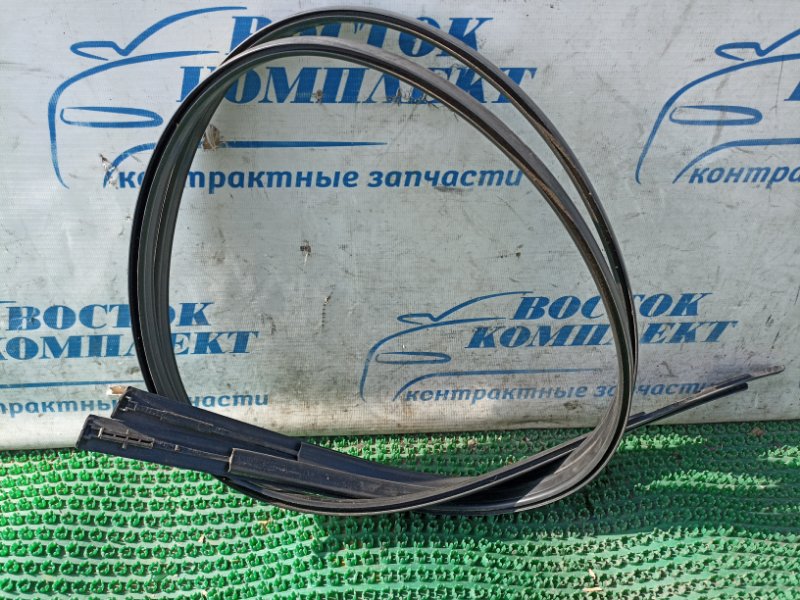 Молдинг крыши Toyota Prius ZVW30 2ZR-FXE