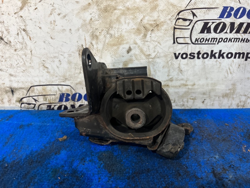 Подушка двигателя Toyota Voxy AZR60 1AZ-FSE лев