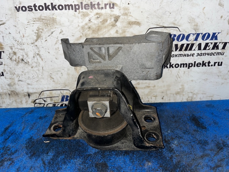 Подушка двигателя Nissan AD Y12 HR15DE прав