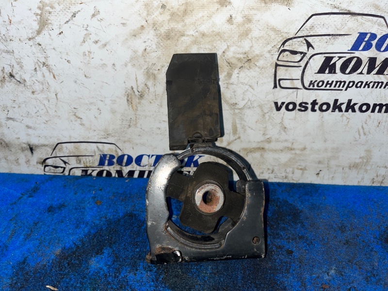 Подушка двигателя Toyota Isis ANM15W 1AZ-FSE перед