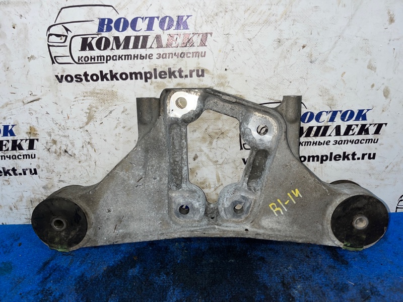 Подушка редуктора Toyota Isis ANM15W 1AZ-FSE