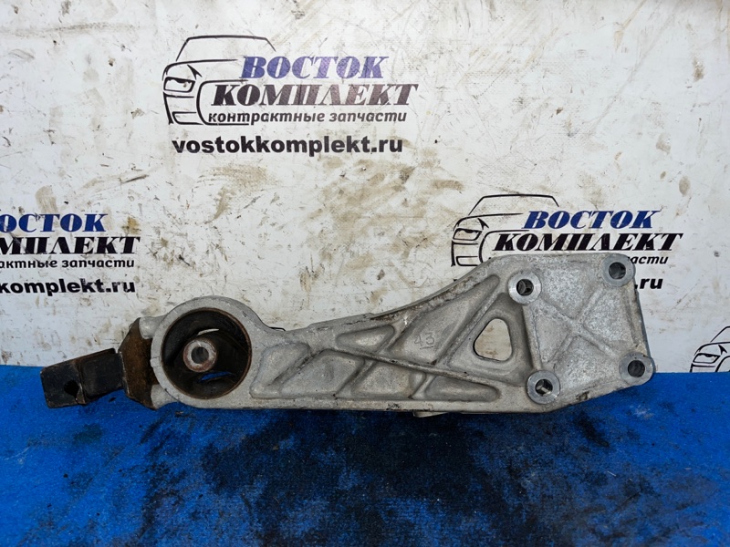 Подушка редуктора Toyota Isis ANM15W 1AZ-FSE