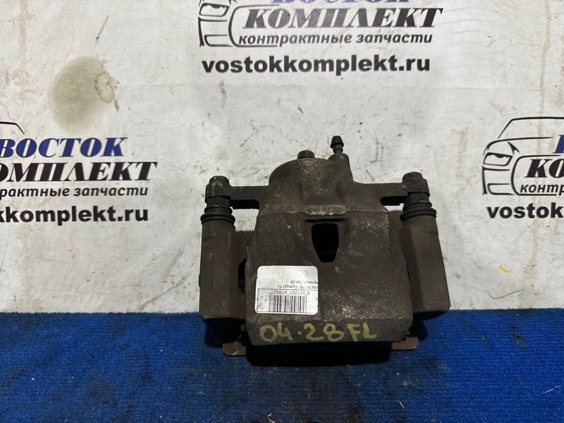 Суппорт Toyota Vitz NCP91 1NZ-FE перед лев