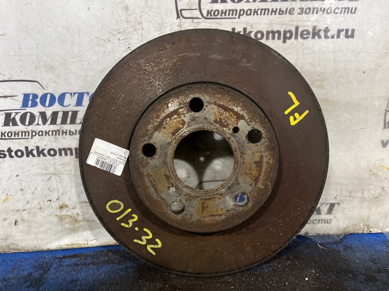 Диск тормозной Toyota Crown 2000 JZS171 1JZ-GE перед