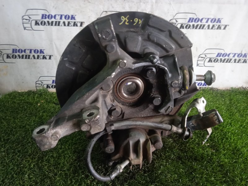 Цапфа Volvo V70 2001 SW65 B5244S2 перед прав