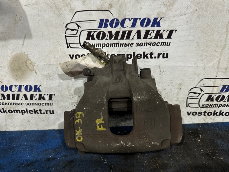 Суппорт Volvo V70 SW61 B5244 перед прав